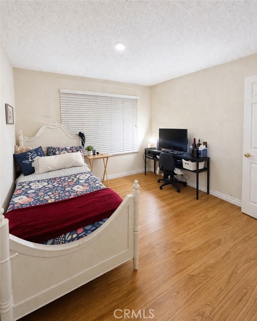 Detail Gallery Image 14 of 22 For 2410 N Justin, Simi Valley,  CA 93065 - 4 Beds | 2 Baths