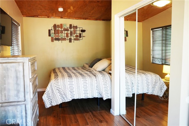 Detail Gallery Image 8 of 19 For 657 Moreno Ln, Sugarloaf,  CA 92386 - 2 Beds | 1 Baths