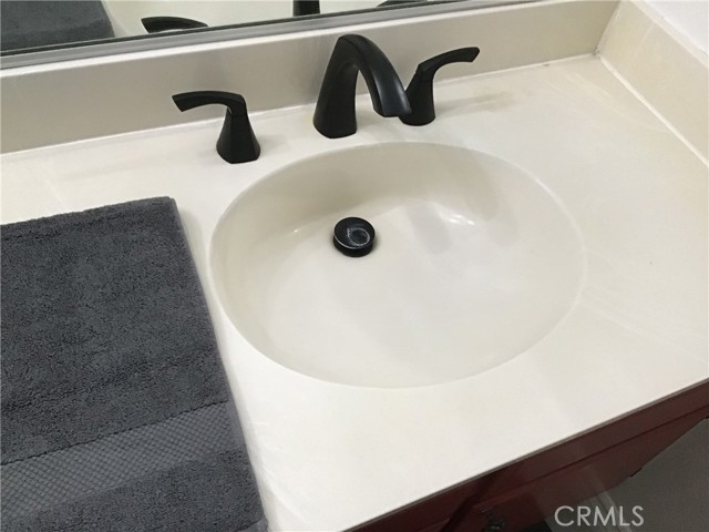 9144 Oakleaf Court, Hesperia CA: https://media.crmls.org/medias/8c0ddba8-b565-4803-8a8d-f2e60c127648.jpg