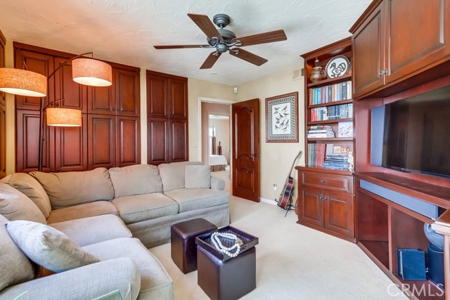 6048 Lido Lane, Long Beach CA: https://media.crmls.org/medias/8c0de6e9-8e2d-4613-a9c9-88b09a0bd25d.jpg