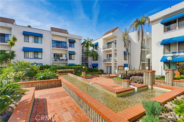 Detail Gallery Image 2 of 23 For 8328 Regents Rd 1f,  San Diego,  CA 92122 - 1 Beds | 1 Baths