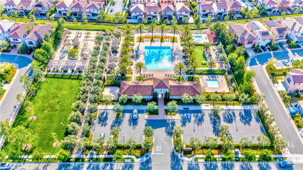 https://media.crmls.org/medias/8c0e08d7-ecba-472b-987b-98dce67d4285.jpg?preset=X-Large