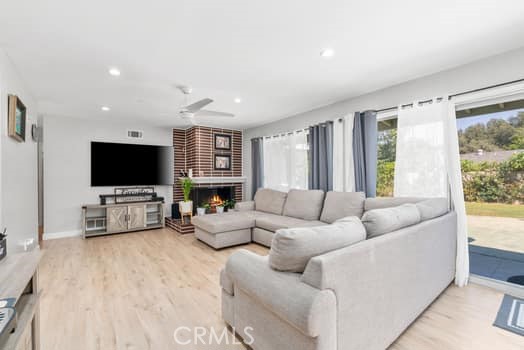 7839 Los Arboles Place, Riverside CA: https://media.crmls.org/medias/8c0e6b89-b5d7-4e47-af03-fda2c9e6ea66.jpg