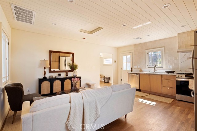 Detail Gallery Image 13 of 43 For 611 N Avenue 48, Los Angeles,  CA 90042 - 2 Beds | 2 Baths