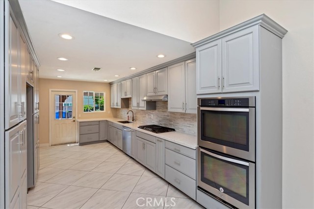 Detail Gallery Image 6 of 20 For 1249 Melville Dr, Riverside,  CA 92506 - 4 Beds | 2 Baths