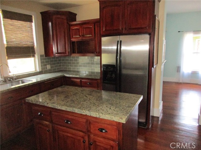 Detail Gallery Image 10 of 33 For 3275 Lime, Riverside,  CA 92501 - 4 Beds | 2/1 Baths