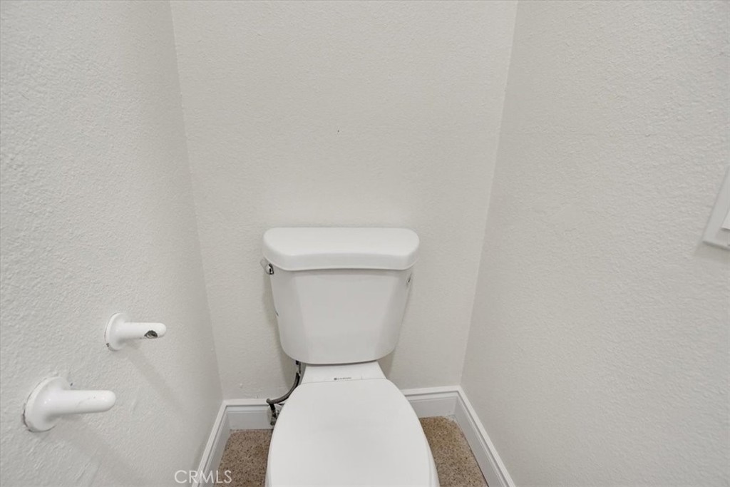 https://media.crmls.org/medias/8c1020f2-b82e-423a-8ae3-f116b0a1966f.jpg?preset=X-Large
