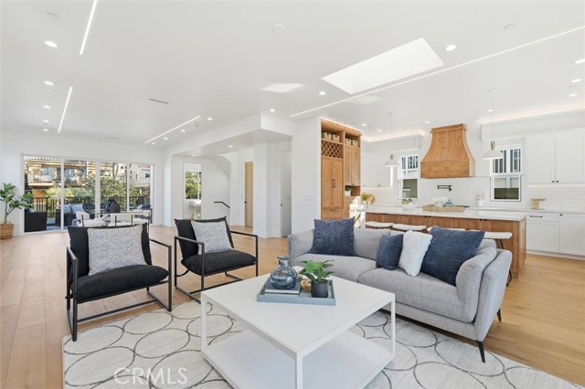 Detail Gallery Image 12 of 41 For 617 N Irena Ave a,  Redondo Beach,  CA 90277 - 4 Beds | 3/1 Baths