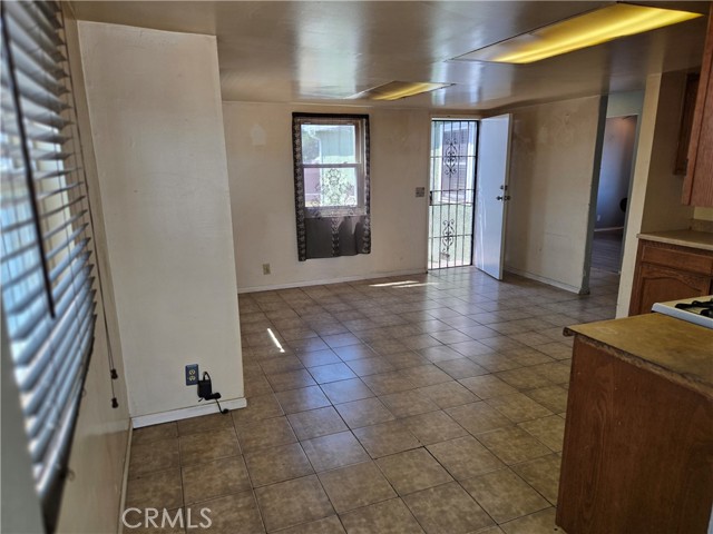 16513 S Pannes Avenue, Compton CA: https://media.crmls.org/medias/8c105d69-08ed-4694-b40d-2eb1b2758d82.jpg