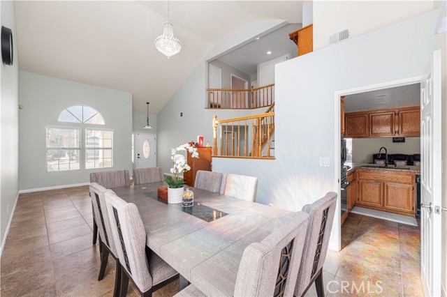 1215 Date Palm Drive, Palmdale CA: https://media.crmls.org/medias/8c110731-f666-4cf4-991c-96db09094e4b.jpg