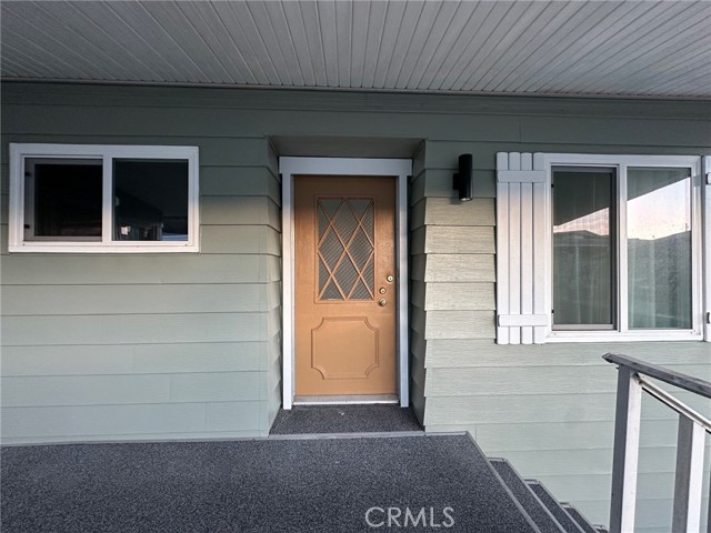 https://media.crmls.org/medias/8c114209-1519-4735-9871-ff1e4d82a78a.jpg
