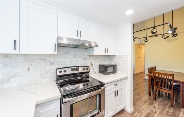 375 Stanford Court, Irvine CA: https://media.crmls.org/medias/8c1183ac-1ec7-4f7d-a700-8d19ac6980a9.jpg