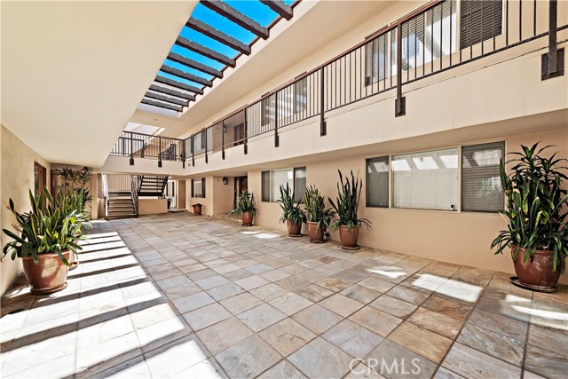2037 S Coast, Laguna Beach CA: https://media.crmls.org/medias/8c12b8b6-bff0-488d-832c-c554093dde3c.jpg
