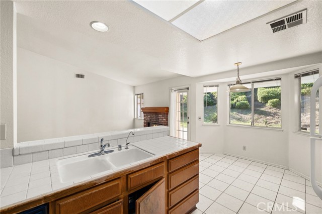 Detail Gallery Image 13 of 28 For 351 Foxboro, Walnut,  CA 91789 - 3 Beds | 2 Baths