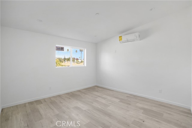 Detail Gallery Image 8 of 11 For 20536 Enadia Way, Winnetka,  CA 91306 - 3 Beds | 2 Baths