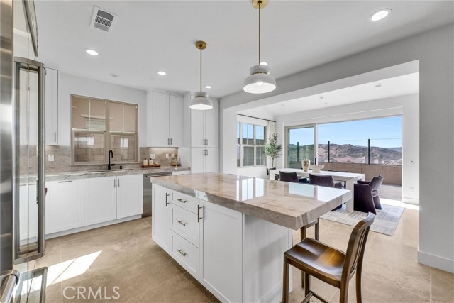 218 Collino, Irvine CA: https://media.crmls.org/medias/8c136071-e252-44d4-aa35-48452a286a2d.jpg