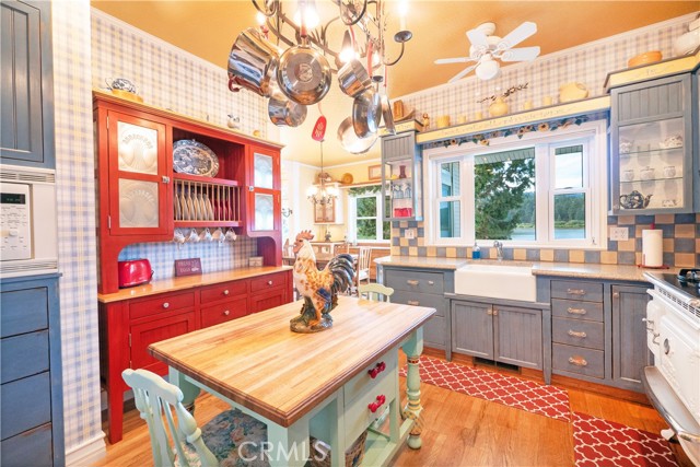 Detail Gallery Image 16 of 75 For 42425 Bear Loop, Big Bear Lake,  CA 92314 - 3 Beds | 3/1 Baths