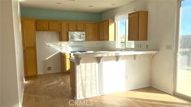 Detail Gallery Image 4 of 16 For 3536 Mount Lassen, Rosamond,  CA 93560 - 4 Beds | 2 Baths