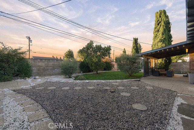 10623 Gothic Avenue photo 7