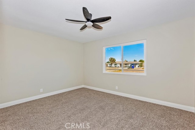 Detail Gallery Image 13 of 21 For 22161 Kayenta Rd, Apple Valley,  CA 92308 - 3 Beds | 2 Baths