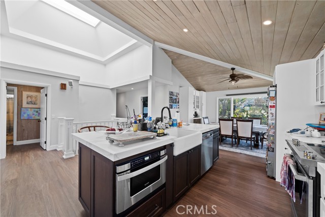 Detail Gallery Image 21 of 70 For 1044 Noria St, Laguna Beach,  CA 92651 - 4 Beds | 3/1 Baths