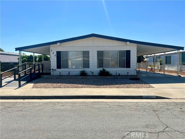 565 De Soto Dr, Hemet, CA 92543