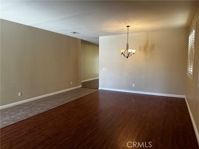 Detail Gallery Image 3 of 22 For 12605 Madrona St, Victorville,  CA 92394 - 3 Beds | 2 Baths