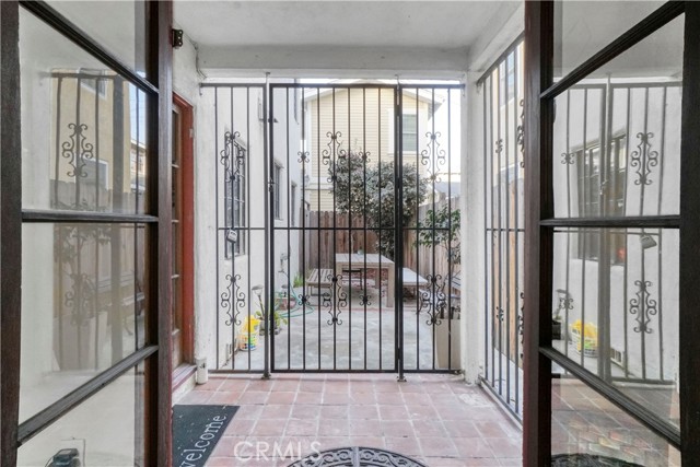 102 Bonito Avenue, Long Beach CA: https://media.crmls.org/medias/8c158424-99b9-426d-bb06-f431358fdbab.jpg