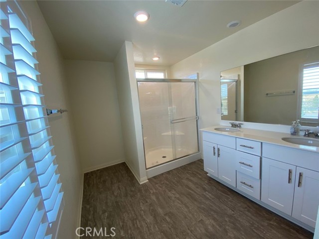 Detail Gallery Image 8 of 13 For 492 Jasmine, Perris,  CA 92570 - 3 Beds | 2/1 Baths