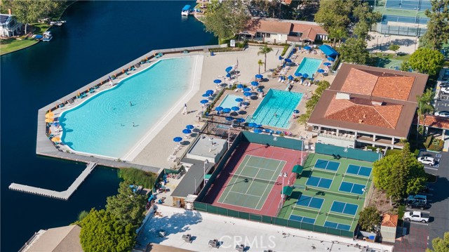 24595 Overlake Drive, Lake Forest CA: https://media.crmls.org/medias/8c16249e-c4bb-4629-8a53-7fd9a2a88d6f.jpg