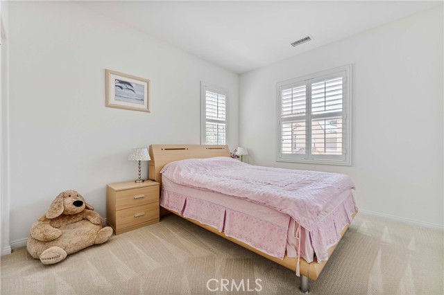 52 Norwich, Irvine CA: https://media.crmls.org/medias/8c1653d3-4173-44b4-afb6-0128d1bf52a0.jpg