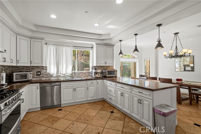 Detail Gallery Image 15 of 41 For 9369 Hillrose, Sunland,  CA 91040 - 4 Beds | 4 Baths