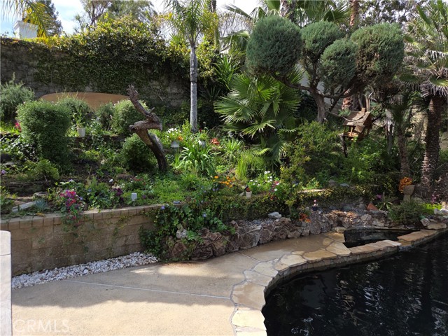 Detail Gallery Image 12 of 13 For 25447 via Novia, Valencia,  CA 91355 - 4 Beds | 2 Baths