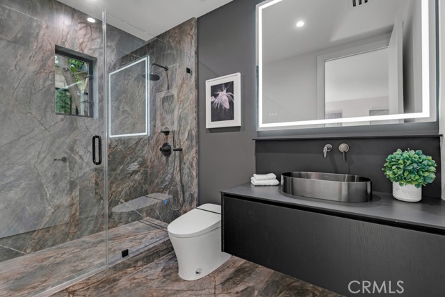 Detail Gallery Image 32 of 40 For 4015 Clarinda Dr, Tarzana,  CA 91356 - 5 Beds | 4 Baths