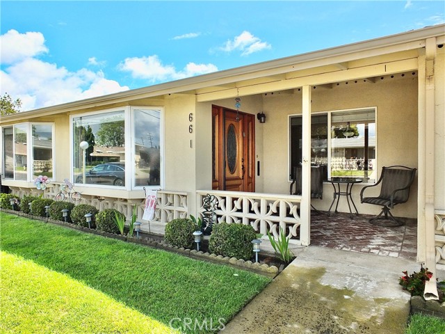 Detail Gallery Image 1 of 35 For 1560 Interlachen Rd 66i,  Seal Beach,  CA 90740 - 2 Beds | 1 Baths