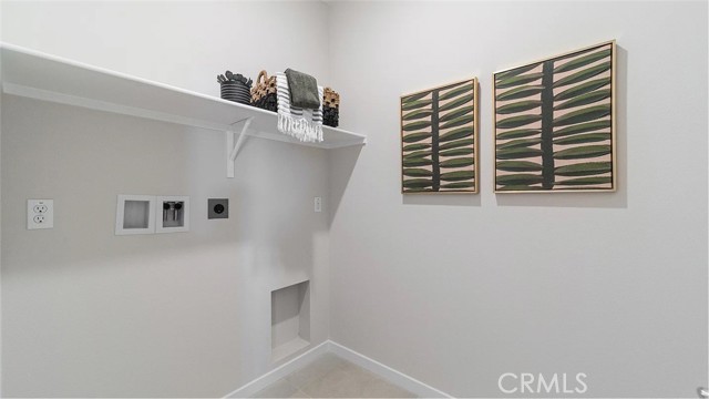 Detail Gallery Image 14 of 19 For 2607 Cloudview Privado, Ontario,  CA 91761 - 3 Beds | 2/1 Baths