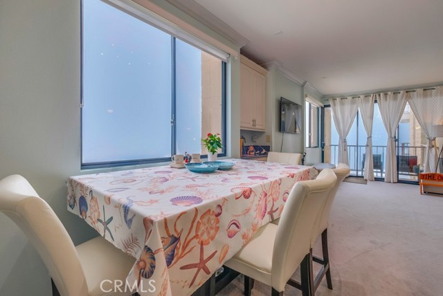 Detail Gallery Image 24 of 53 For 727 Esplanade, Redondo Beach,  CA 90277 - 2 Beds | 2/1 Baths