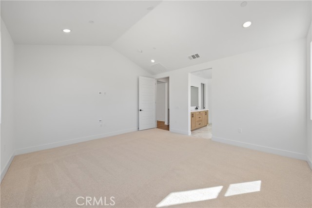 30105 Hillside Place, Castaic CA: https://media.crmls.org/medias/8c181708-1861-46da-97af-1d2860b8bb71.jpg