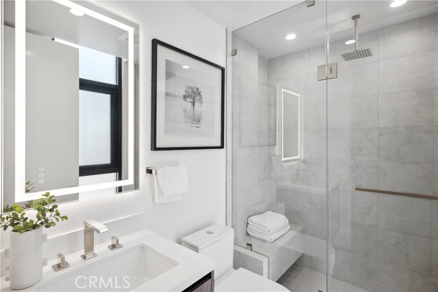 3670 Buena Park Drive, Studio City CA: https://media.crmls.org/medias/8c1898ff-5948-4c95-9240-08c9d57f819b.jpg
