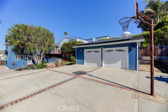 1330 8th Street, Manhattan Beach, California 90266, 4 Bedrooms Bedrooms, ,2 BathroomsBathrooms,Residential,Sold,8th,SB23019373