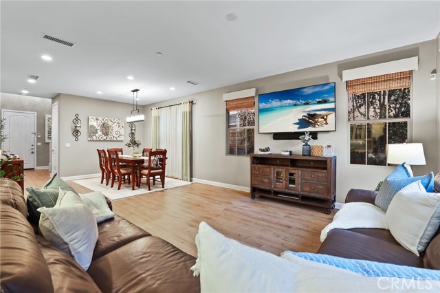 Detail Gallery Image 15 of 48 For 26 Morning Glory, Lake Forest,  CA 92630 - 3 Beds | 3/1 Baths