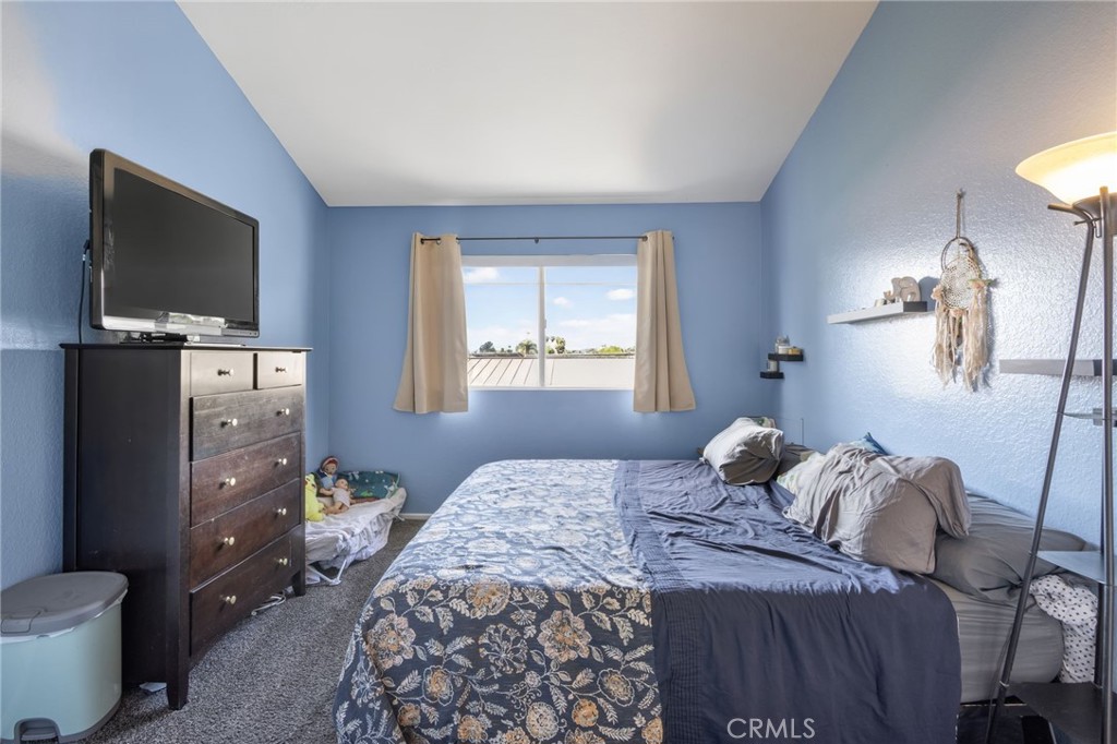 https://media.crmls.org/medias/8c190bed-40e9-4fdd-bc50-c5ca816cc7da.jpg?preset=X-Large