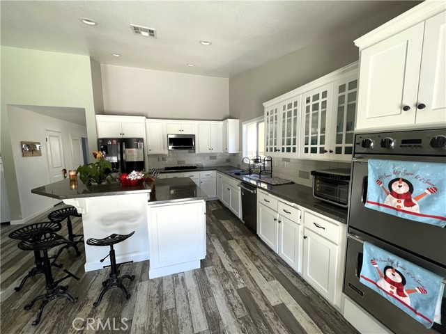 Detail Gallery Image 9 of 25 For 25065 Clover Creek Ln, Menifee,  CA 92584 - 3 Beds | 2 Baths