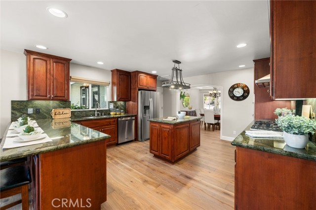 2465 Via Oeste Drive, Fallbrook CA: https://media.crmls.org/medias/8c19fcbc-4feb-4d7a-b6a5-af53f63a27d9.jpg