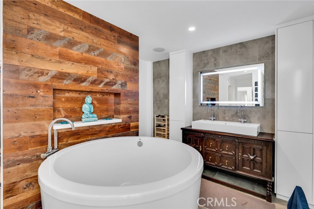 15 69th Place, Long Beach CA: https://media.crmls.org/medias/8c1a594b-778a-4529-9104-836196f4f301.jpg