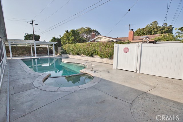 Detail Gallery Image 41 of 55 For 6091 Dundee Dr, Huntington Beach,  CA 92647 - 3 Beds | 2 Baths