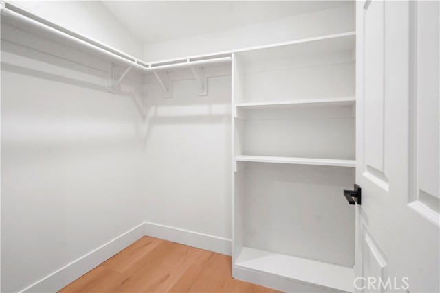 Detail Gallery Image 30 of 46 For 18324 Sylvan St, Tarzana,  CA 91335 - 4 Beds | 2 Baths