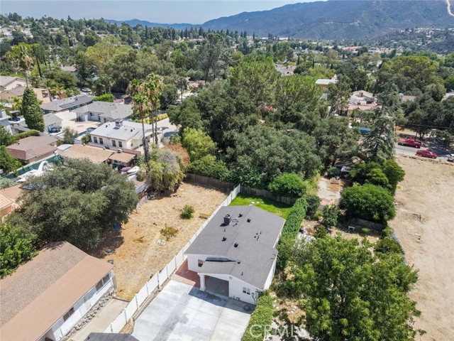 6438 Day Street, Tujunga CA: https://media.crmls.org/medias/8c1c0dda-65e8-4ae9-95b3-c0f57a8766e1.jpg