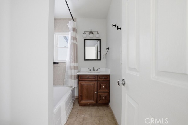 Detail Gallery Image 23 of 54 For 16937 Hartland, Lake Balboa,  CA 91406 - 2 Beds | 2 Baths