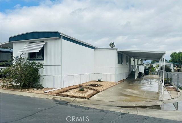 1150 N Kirby Street, Hemet CA: https://media.crmls.org/medias/8c1cb90d-7b4b-4243-bcdc-bc2625af226c.jpg
